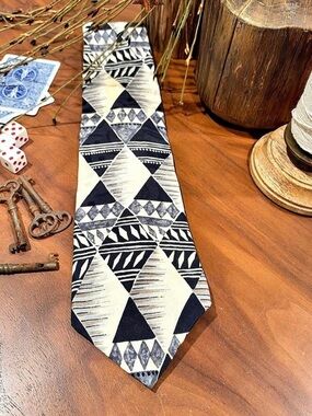 J.T. Beckett Geometric Pattern Tie in Black & White